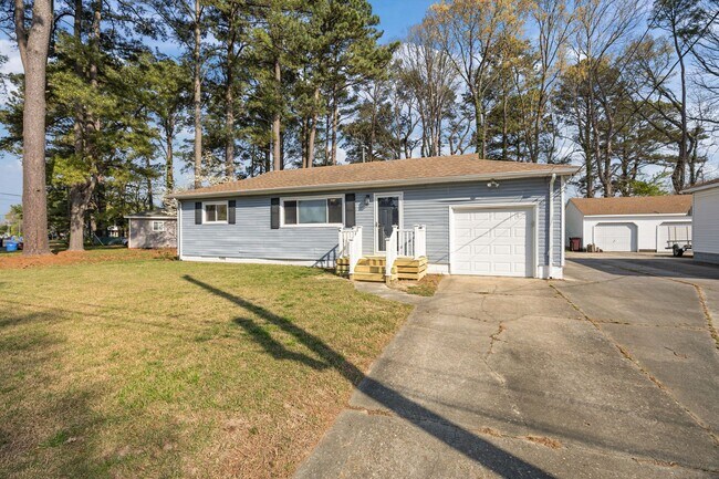 Building Photo - Quiet 3-Bedroom Home with Spacious Garage – Convenient Chesapeake Location