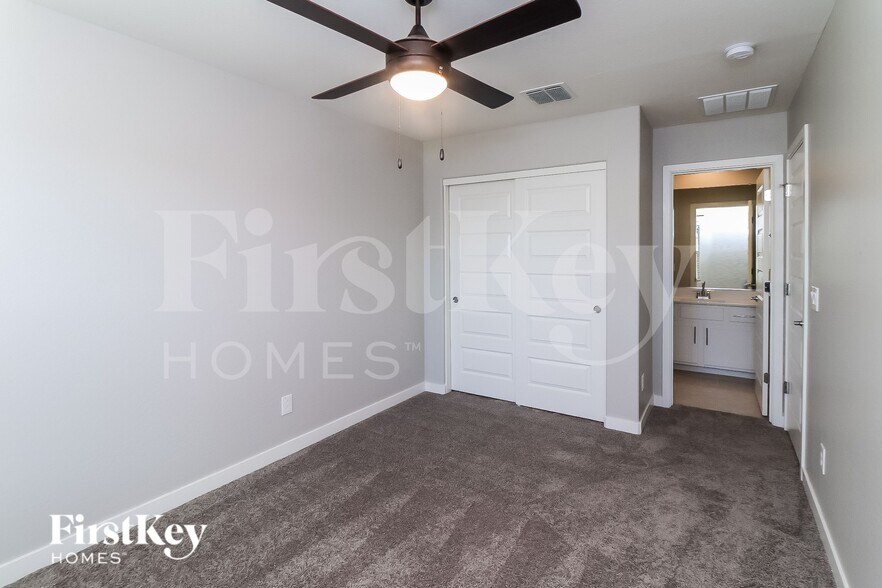 Building Photo - 2927 N Athena