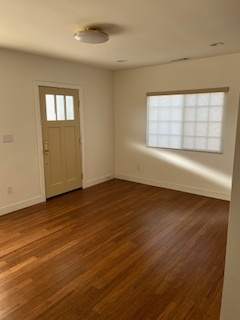 Livingroom/Front Door - 2122 Arlington Ave