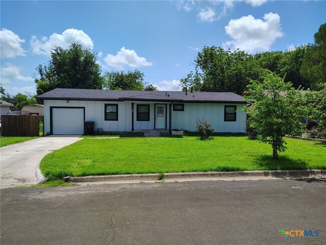 Primary Photo - 805 S 32nd St