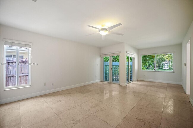 Building Photo - 512 Warren Ln