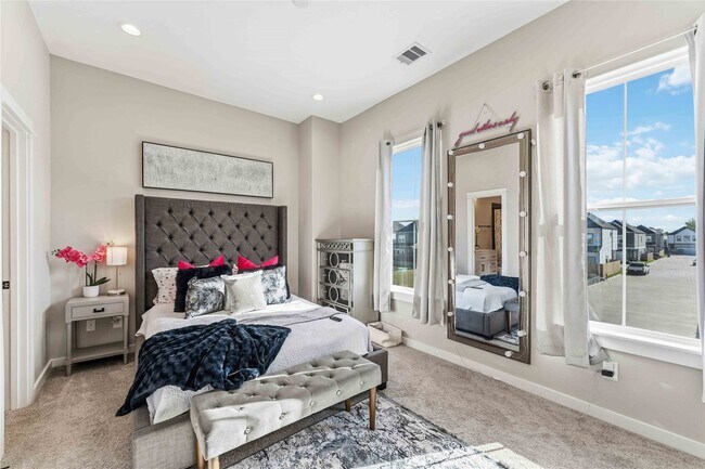 Building Photo - 405 Stonework Garden Ln