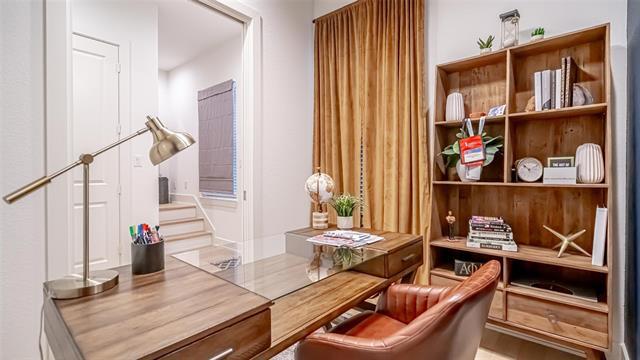 Building Photo - 694 W Main St