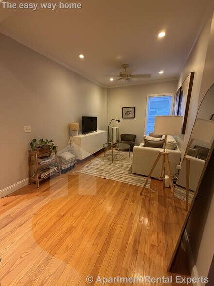 Building Photo - 1576 Cambridge St