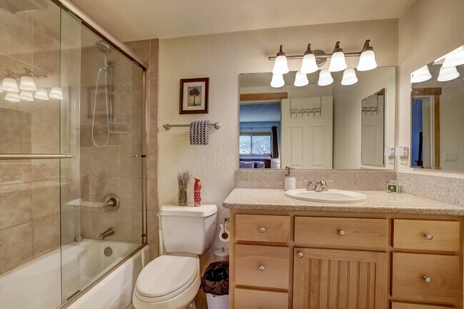 Building Photo - 495 Tramway Dr