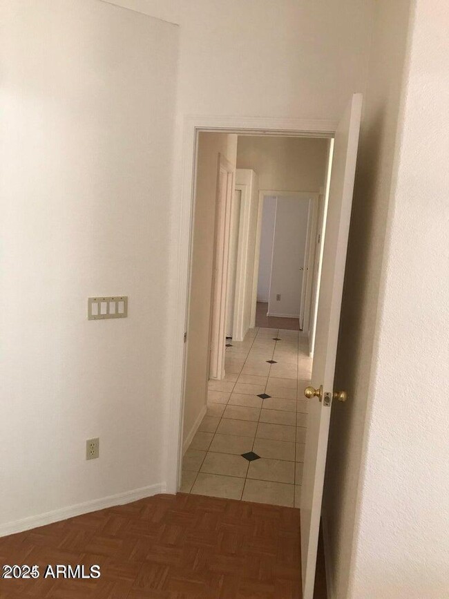 Building Photo - 7160 W La Senda Dr