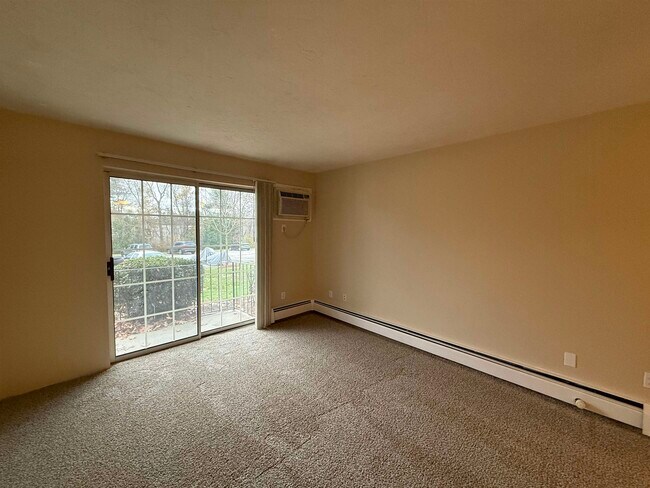 Building Photo - 383 Huse Rd