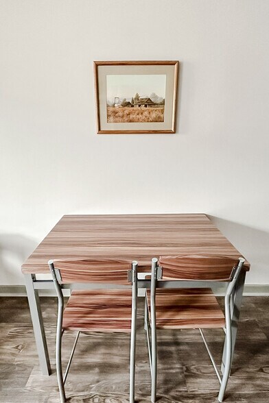 Building Photo - 111 E 4th St