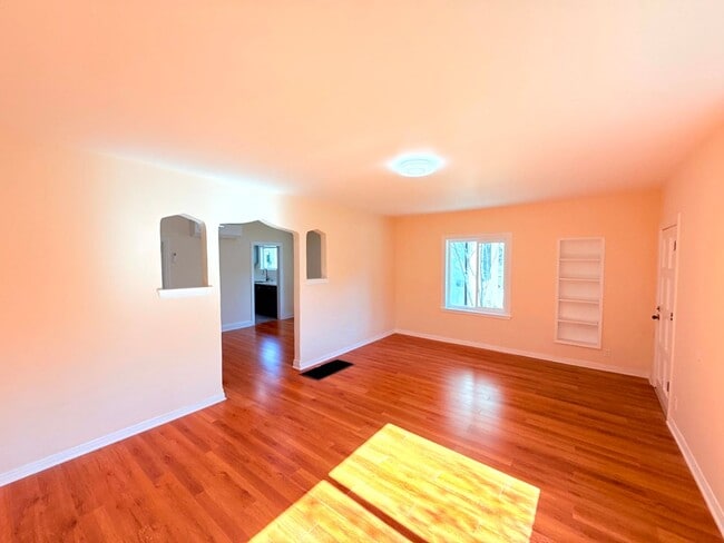 Building Photo - 714-716 El Centro Street