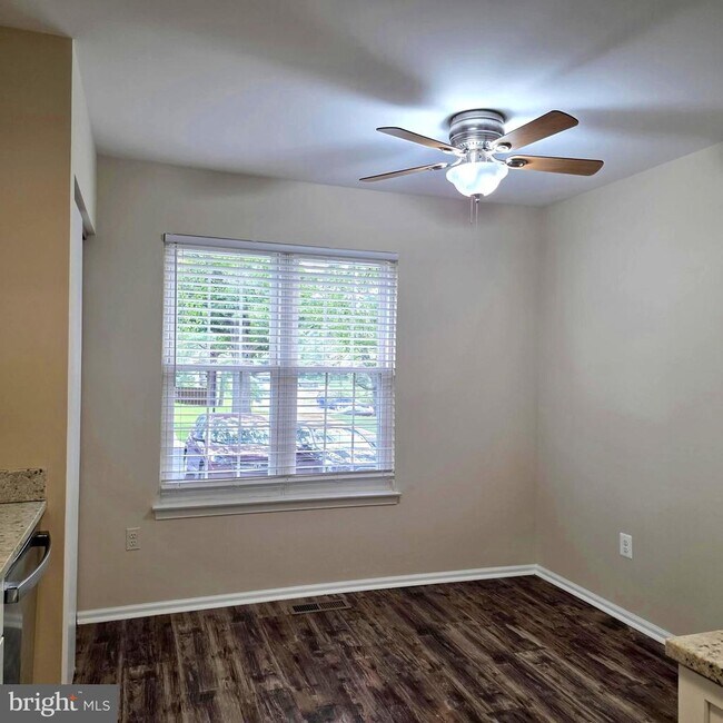 Building Photo - 17325 Sandy Knoll Dr