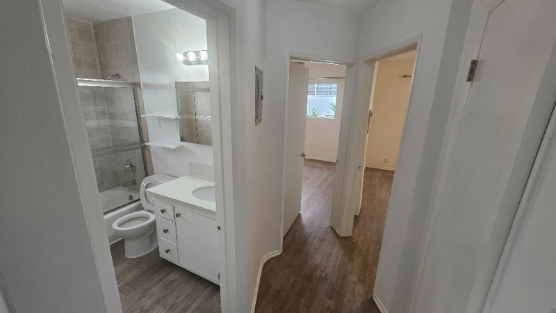 Building Photo - 545 Hayworth Ave