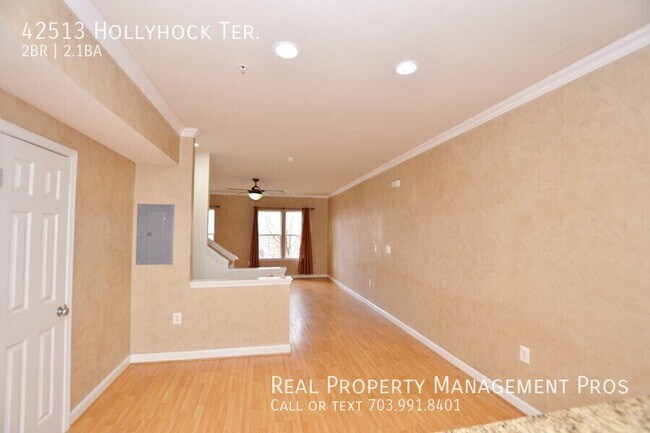 Building Photo - 42513 Hollyhock Terrace
