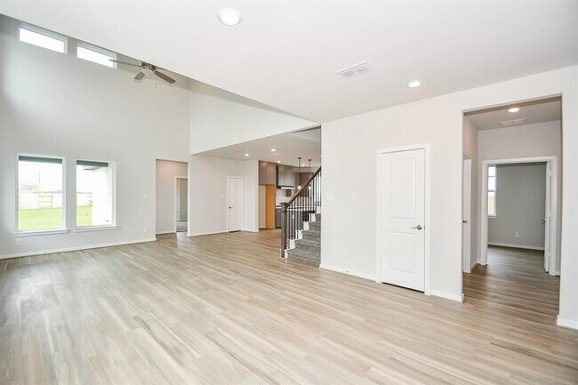 Building Photo - 21835 Erskine Peaks Pl