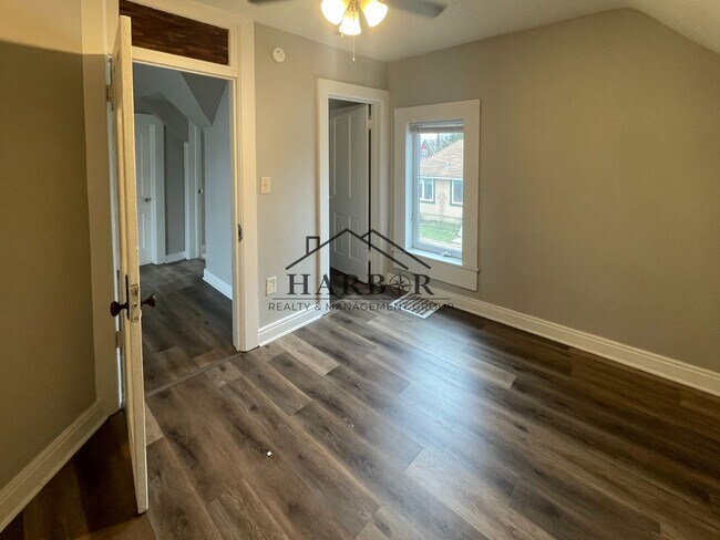 Building Photo - Prime Downtown Rochester 2BR