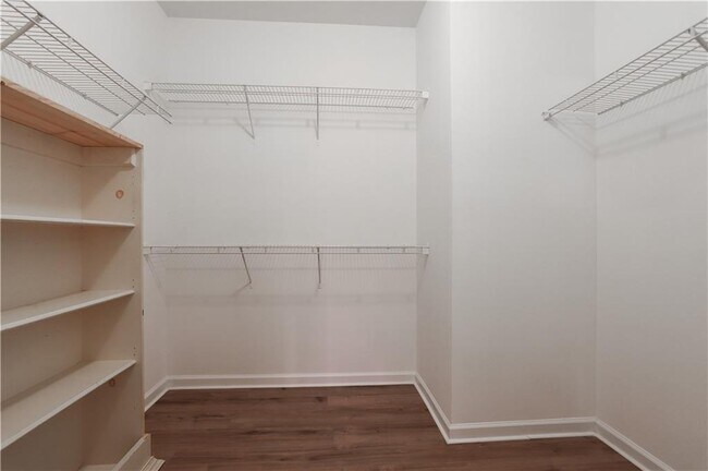 Building Photo - 2216 Worrall Hill Dr