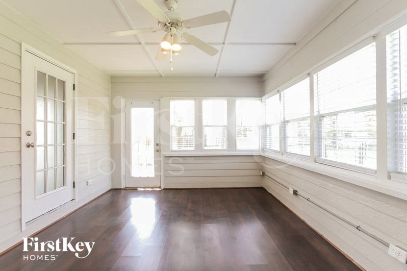 Building Photo - 169 Meadows Ct