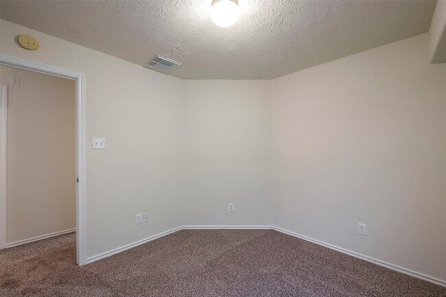Building Photo - 14330 Fairbuff Ln