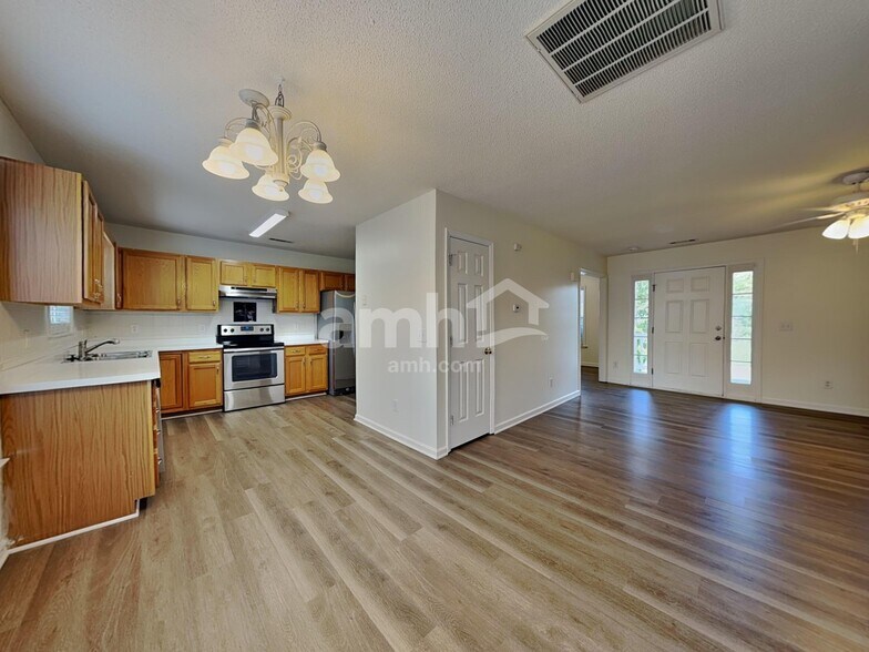 Building Photo - 5520 Bridgegate Dr