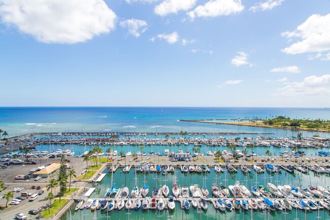 Building Photo - ILIKAI 1430 -Prime Living in Waikiki -