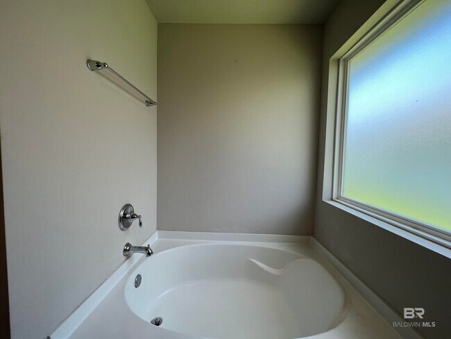 Building Photo - 23904 Songbird Dr