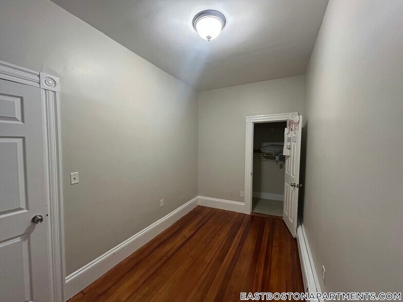 Building Photo - 279 Webster St