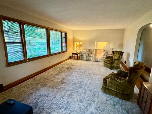 Building Photo - 3 bedroom Home, Buchanan, Country Setting