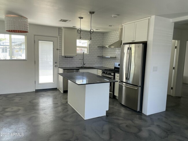 Building Photo - 3416 N 37th St