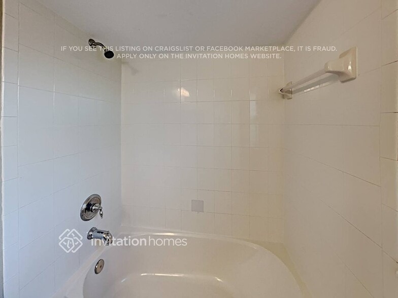 Building Photo - 6895 Bushnell Dr