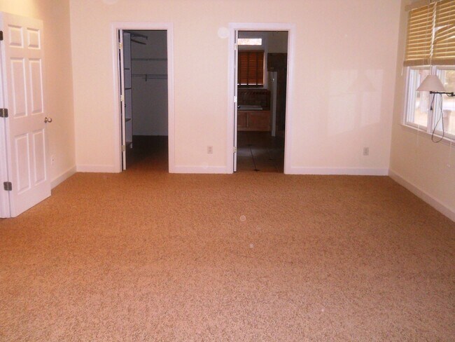 Building Photo - 4602 Ridgeview Cir