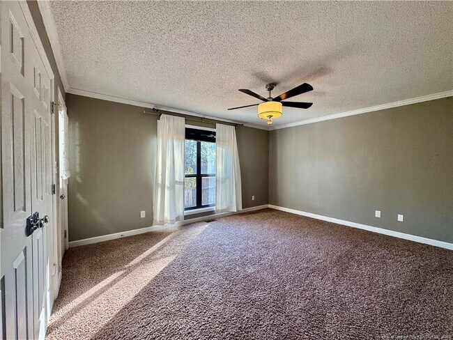 Building Photo - 741 Maxine St