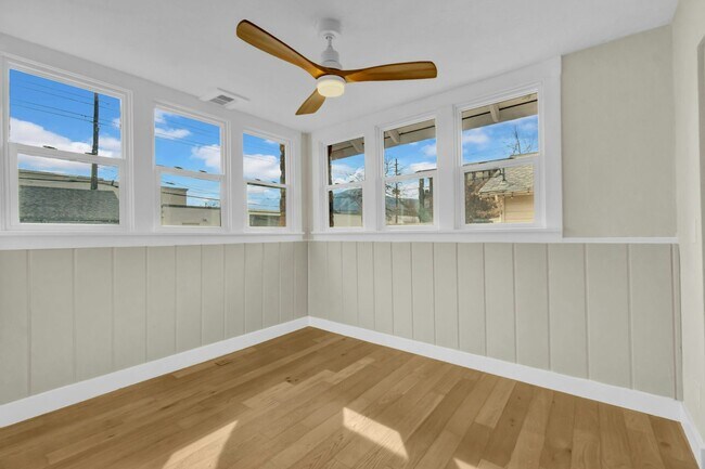 Building Photo - 2738 Pine St