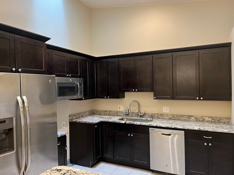 Building Photo - 39930 Crosswinds Rd