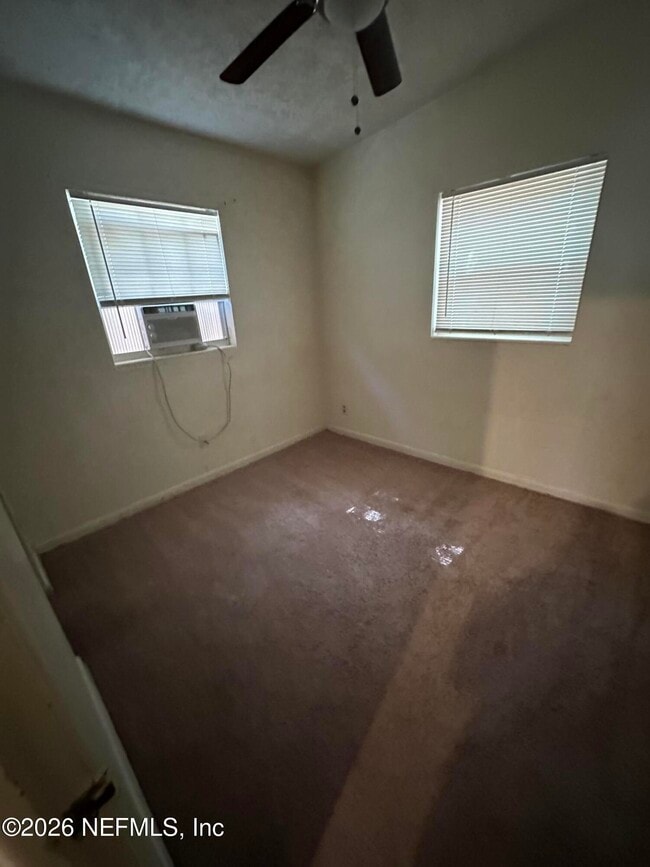 Building Photo - 342 Linden Ln