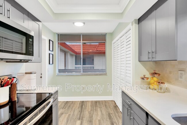 Building Photo - 1001 Pearce Dr