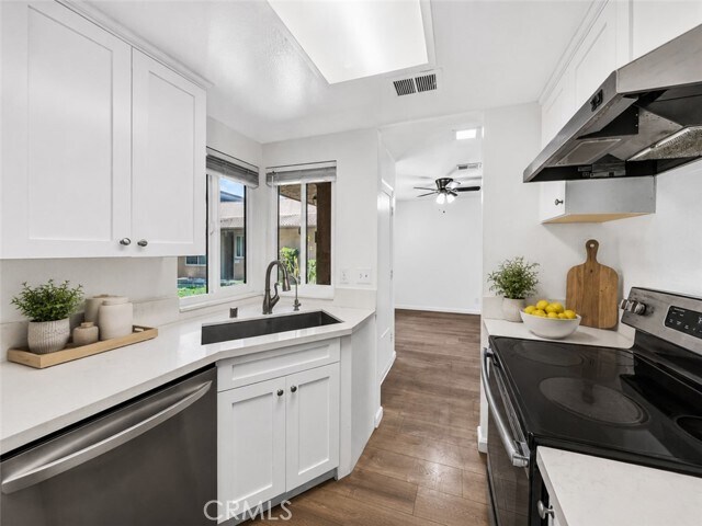 Building Photo - 901 N Citrus Dr