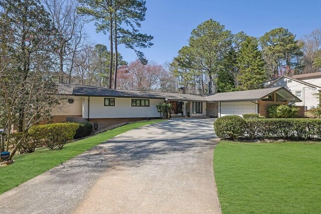 Building Photo - 505 River Valley Rd NW