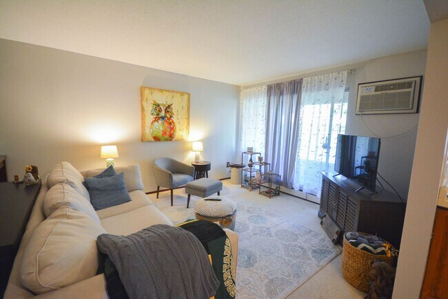 Building Photo - Enjoy the amazing Valhalla amenities witho...