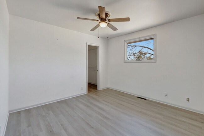 Building Photo - 6469 Fleetwood Dr