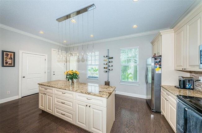 Building Photo - 7004 Grevilla Ave S