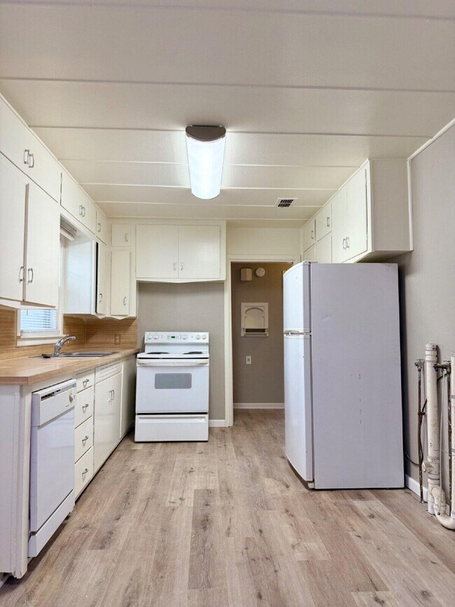 Building Photo - 4208 42nd St