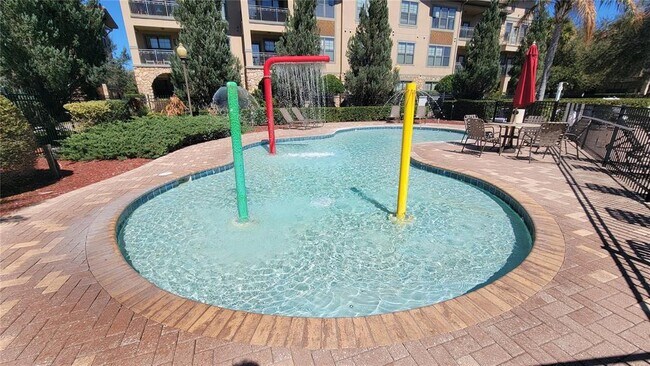 Building Photo - 914 Charo Pkwy