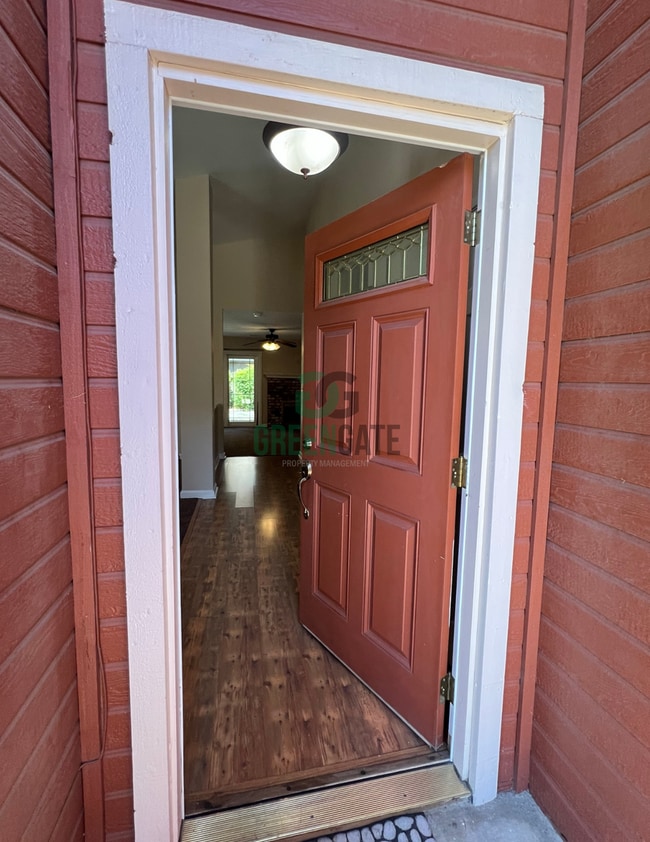 Building Photo - 3901 Setrok Ct