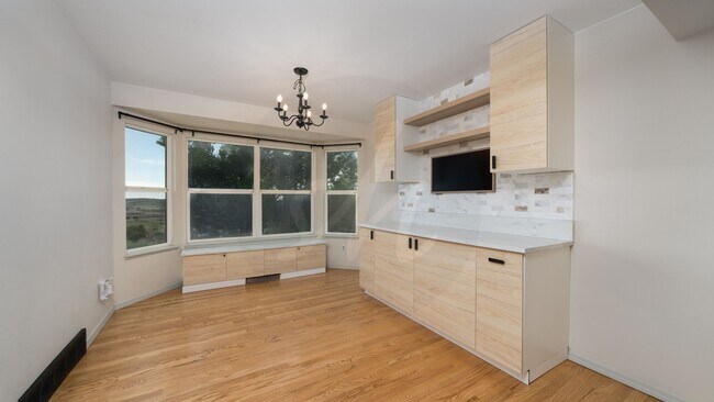 Building Photo - Beautiful 2 Story home in the Heart of Bri...
