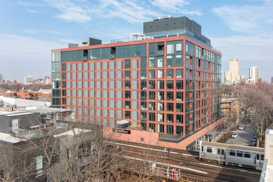 Primary Photo - Elevate Lincoln Park