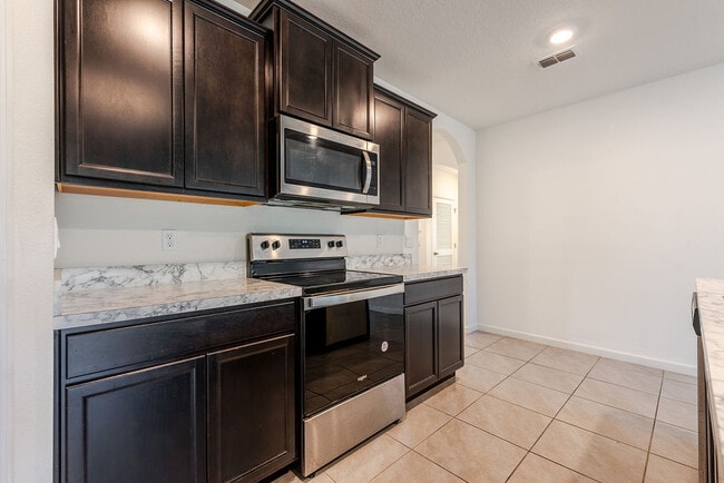 Building Photo - 3202 SW Martin St