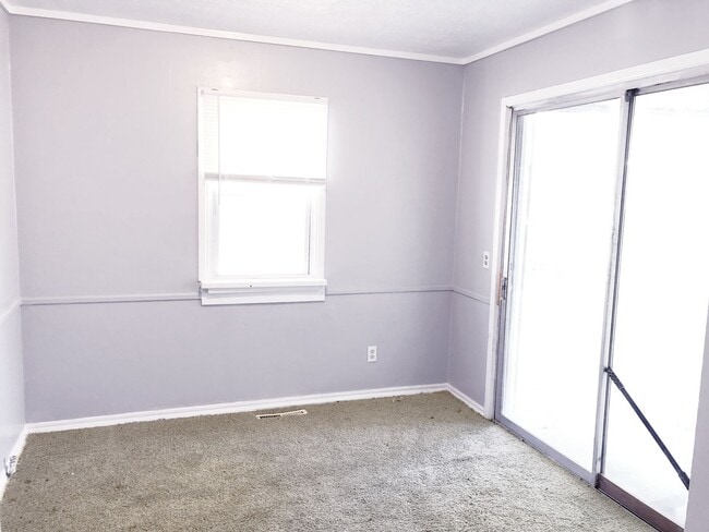 Building Photo - 3-BED, 1 BATH BEAUTIFUL  SINGLE- FAMILY HOME IN MAPLE HEIGHTS!