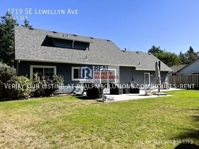 Building Photo - 1719 SE Lewellyn Ave
