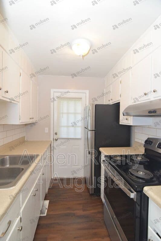 Building Photo - 1604 Johns Rd