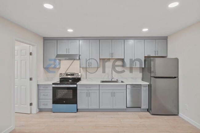 Building Photo - Unit A