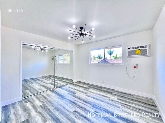 Building Photo - 530 W Arbor Vitae St